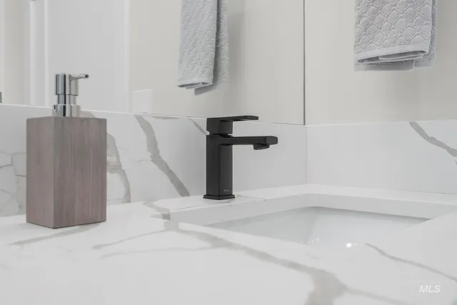 $558,900 | 1696 East Grayson Street, Meridian, ID 83642