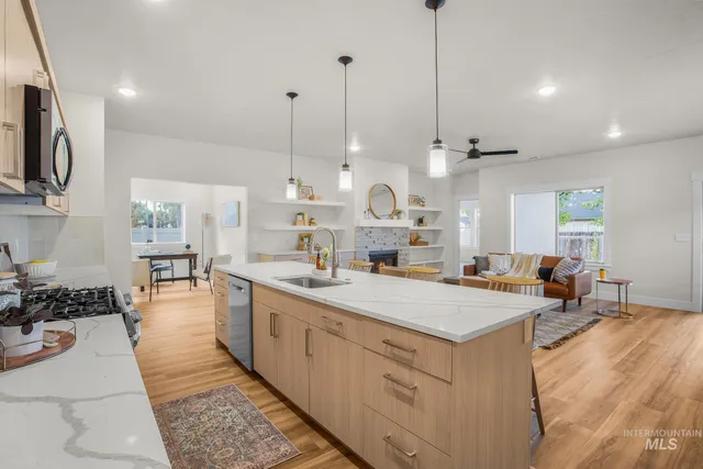 $558,900 | 1696 East Grayson Street, Meridian, ID 83642