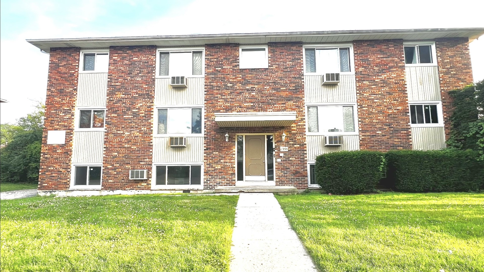 1355 Abbott Drive, Unit 3 Elgin, IL 60123 - Photo 1 of 9