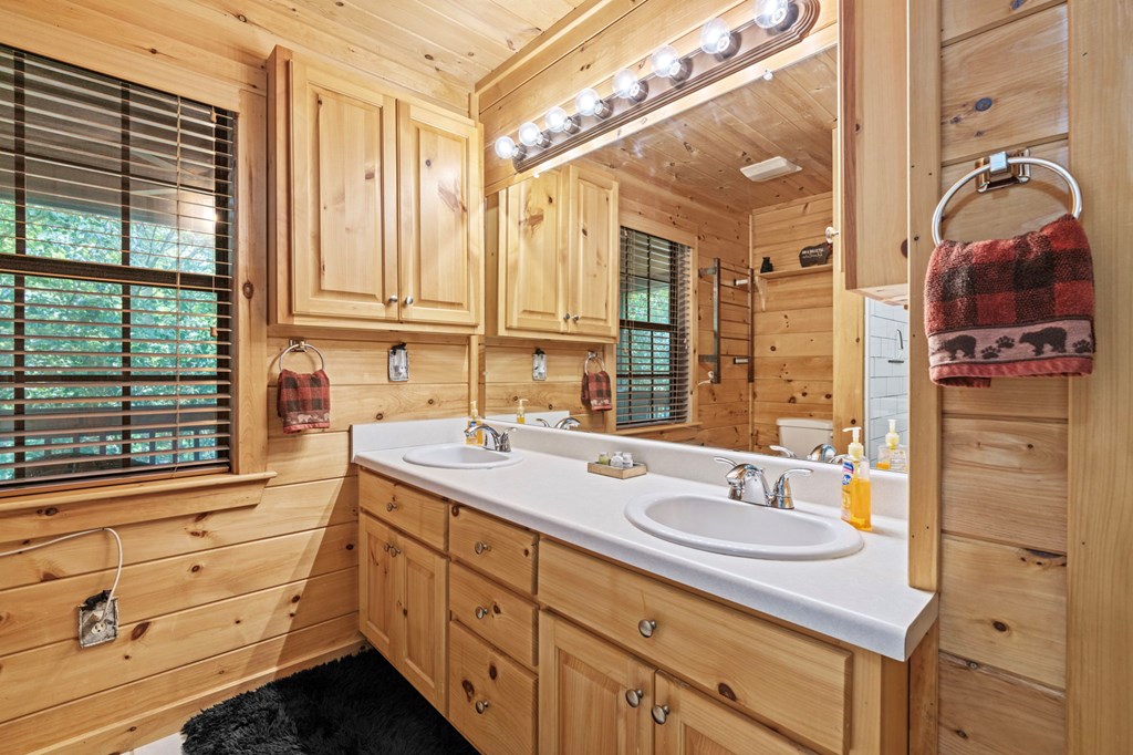 556 Flat Creek Circle Blue Ridge, GA 30513 - Photo 32 of 52 Gallery Image 32