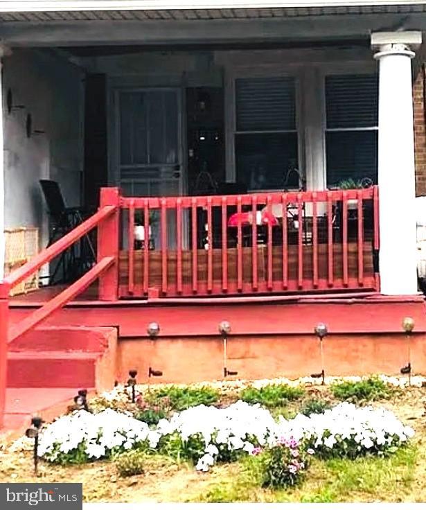 4539 Fernhill Road Philadelphia, PA 19144 - Photo 10 of 10 a view of a balcony with yard