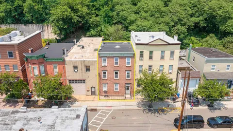 $1,150,000 | 37 West 19th Street, Weehawken, NJ 07086