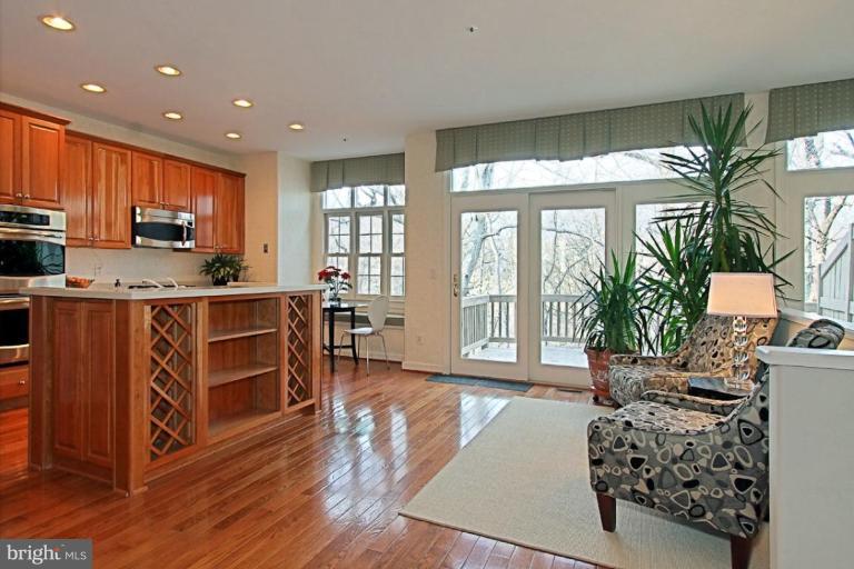 2128 21st Road North Arlington, VA 22201 - Photo 2 of 30 Kitchen/Family Room