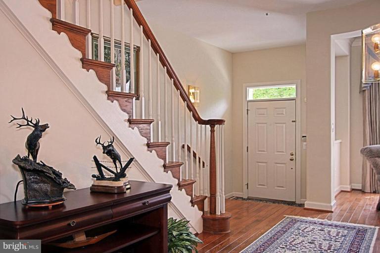 2128 21st Road North Arlington, VA 22201 - Photo 15 of 30 Entrance / Foyer
