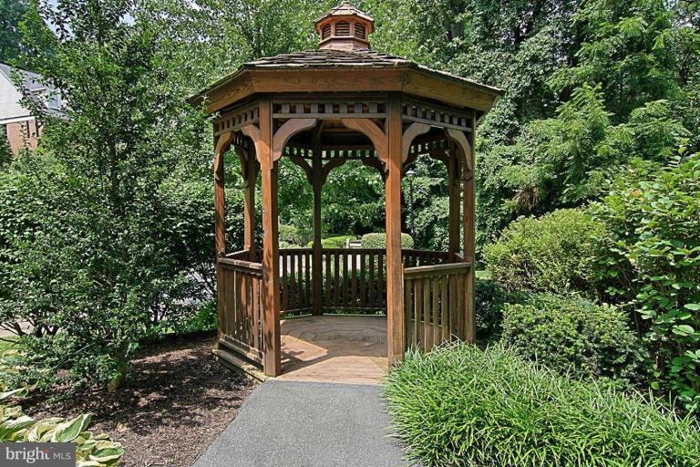 2128 21st Road North Arlington, VA 22201 - Photo 20 of 30 Community Amenities 2