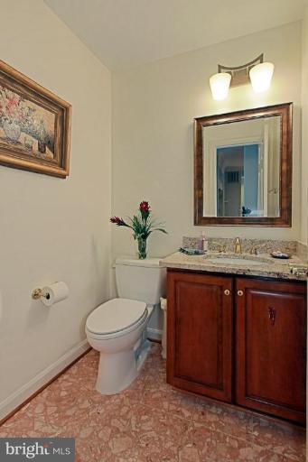 2128 21st Road North Arlington, VA 22201 - Photo 22 of 30 Half Bath 1