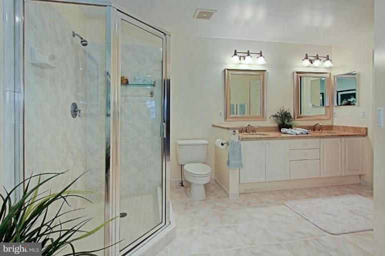 2128 21st Road North Arlington, VA 22201 - Photo 26 of 30 Master Bath