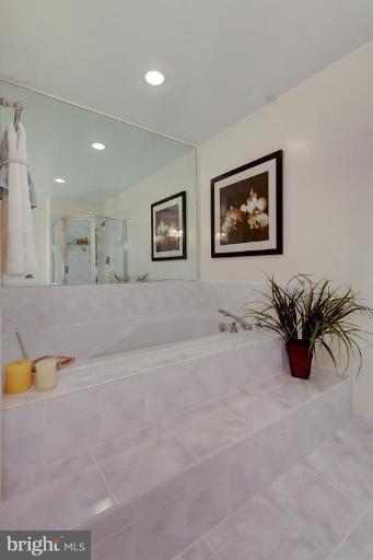 2128 21st Road North Arlington, VA 22201 - Photo 30 of 30 Jaquzzi Bath in MBR upper level