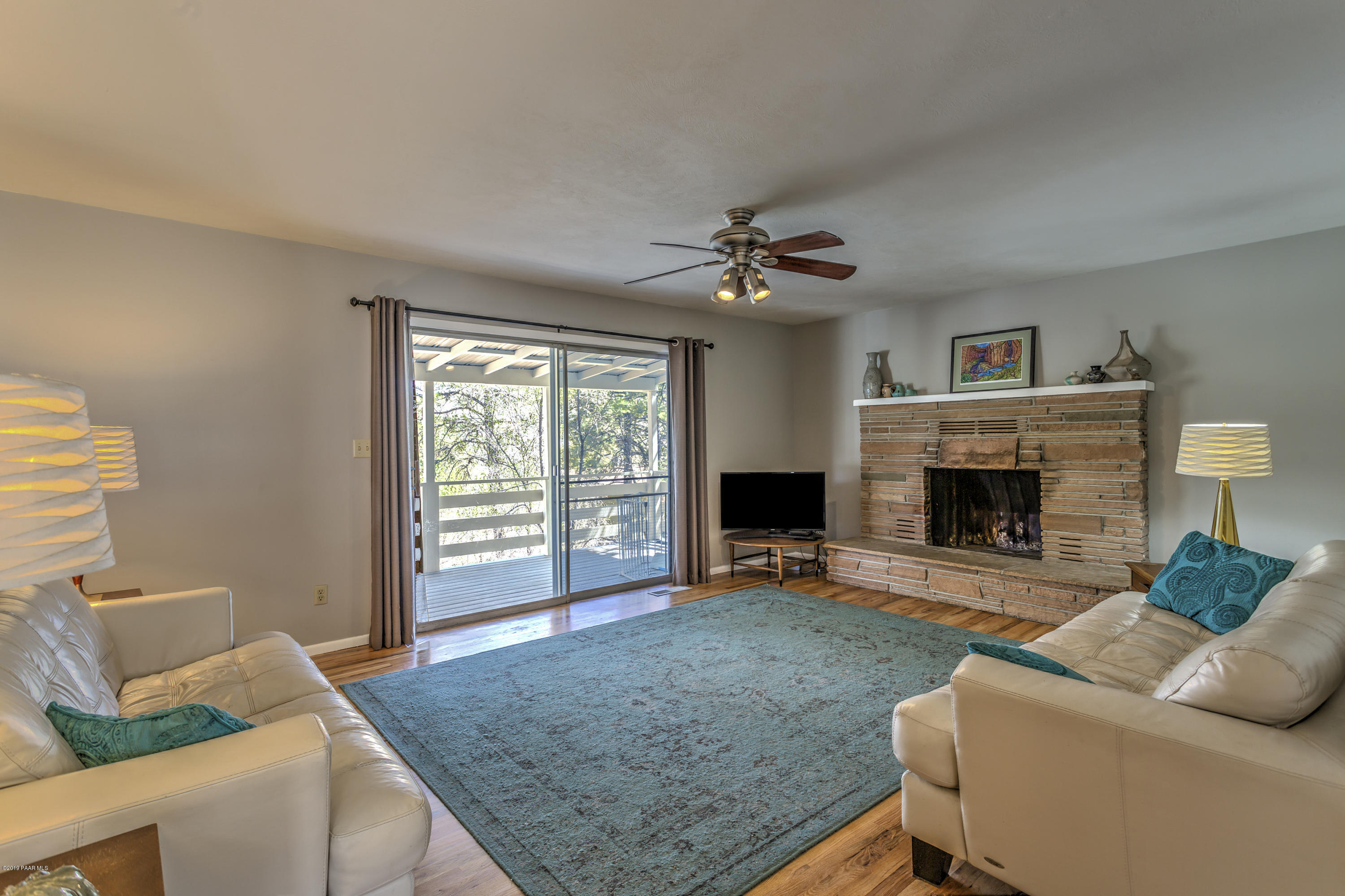 401 Canyon Springs Road Prescott, AZ 86303 - Photo 3 of 28 Living Room