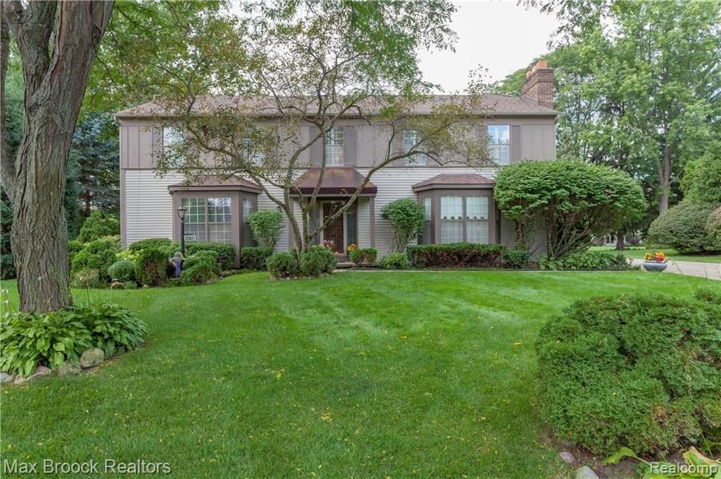 35611 Fredericksburg Road Farmington Hills, MI 48331 - Photo 1 of 36