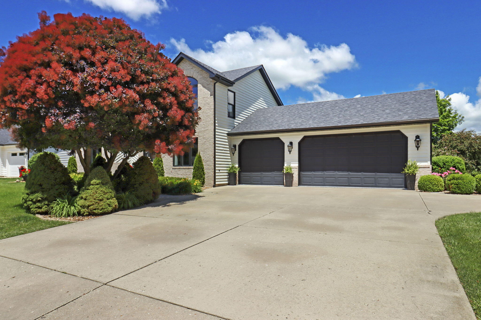 4366 86th Street Pleasant Prairie, WI 53142 - Photo 41 of 49 Garage