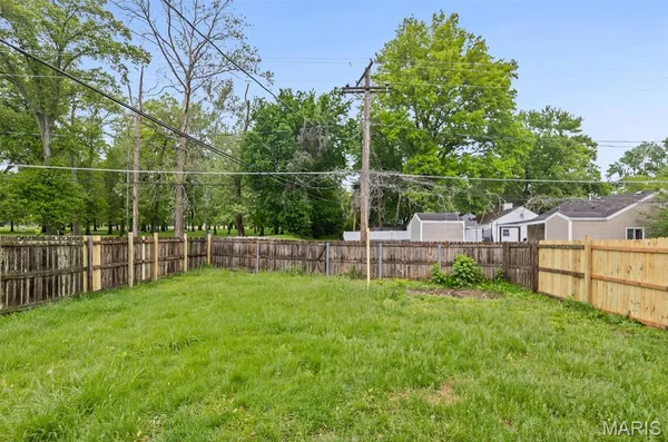 $1,350 | 1104 Bel Aire Drive, Belleville, IL 62220