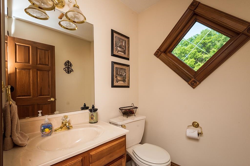 1017 Atkinson Road Vincennes, IN 47591 - Photo 13 of 33 Gallery Image 13