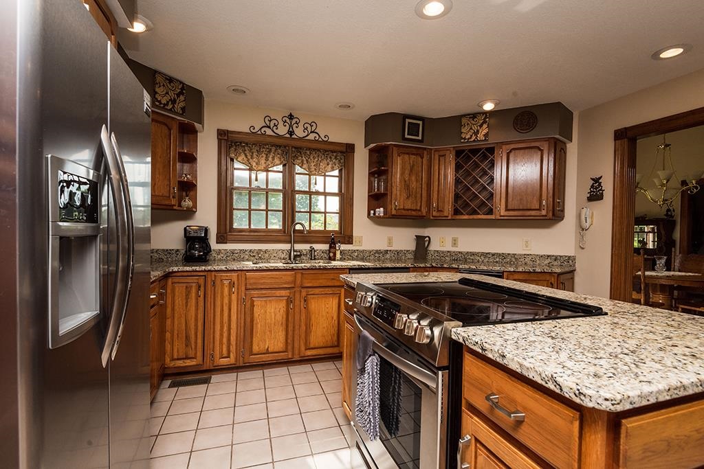 1017 Atkinson Road Vincennes, IN 47591 - Photo 8 of 33 Gallery Image 8