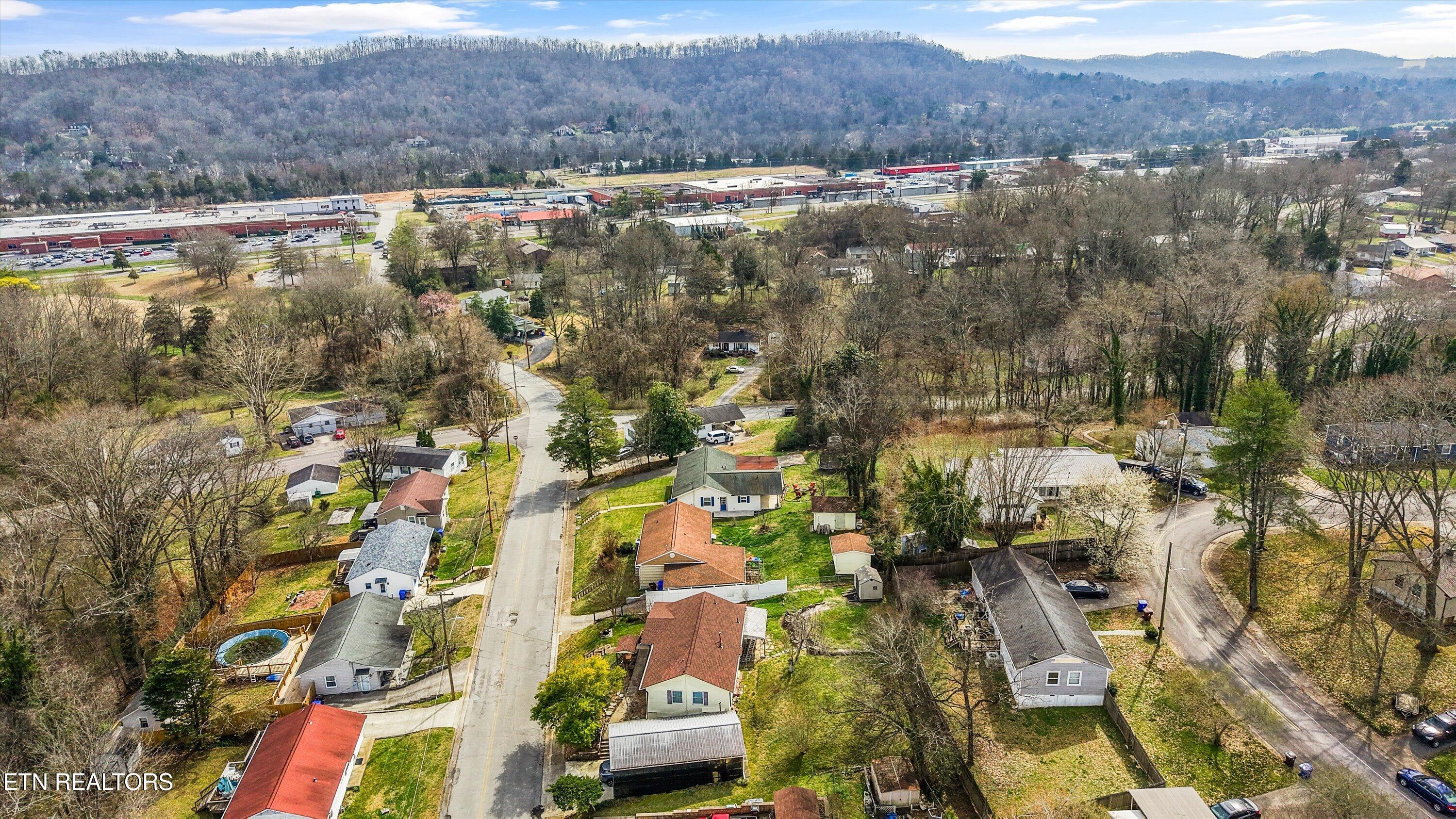 127 Athens Road Oak Ridge, TN 37830 - Photo 30 of 35 32-127 Athens Way 32