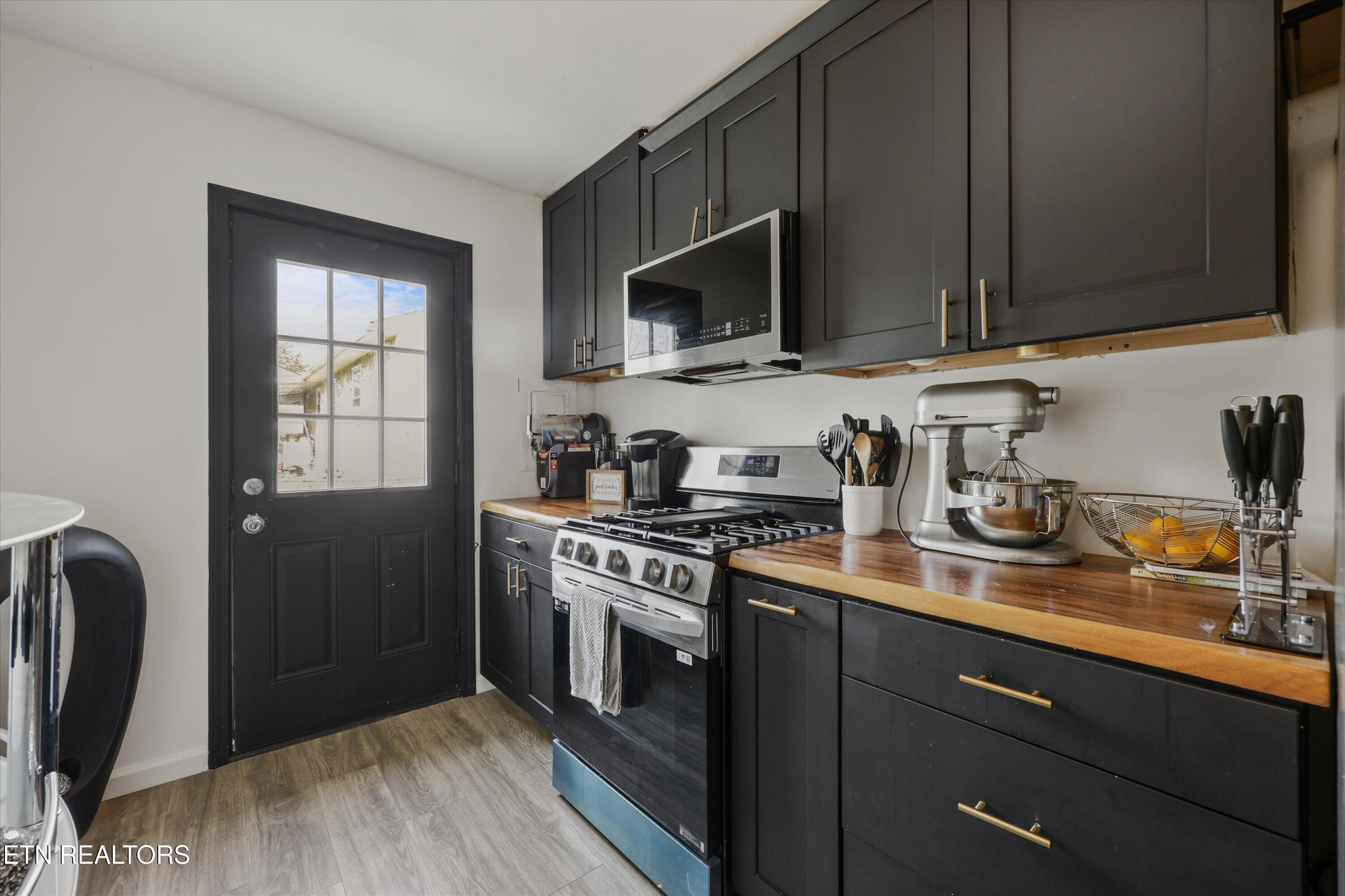 127 Athens Road Oak Ridge, TN 37830 - Photo 10 of 35 09-127 Athens Way 16