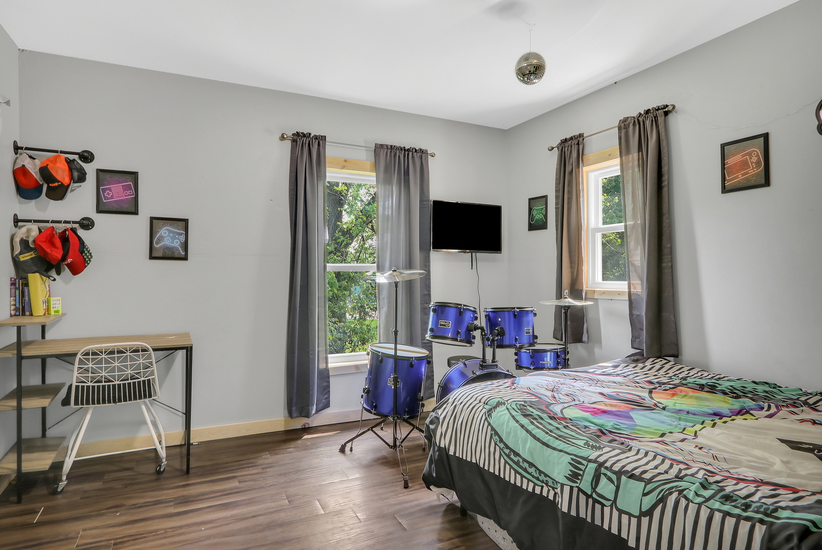 7120 East Tryon Grove Road Richmond, IL 60071 - Photo 28 of 33 a bedroom that has a bed and a chair in it