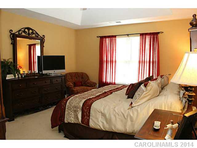 1036 Reigate Road Charlotte, NC 28262 - Photo 12 of 16 Gallery Image 12