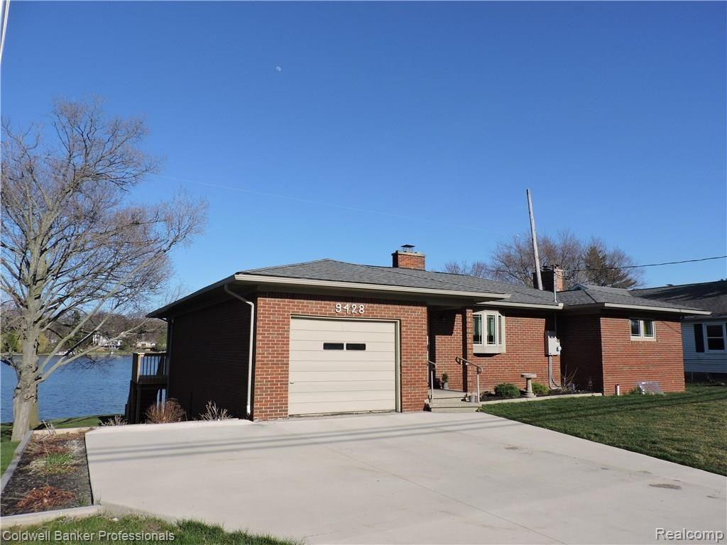 9428 Sashabaw Road Clarkston, MI 48348 - Photo 1 of 19 Prime view of Whipple Lake!