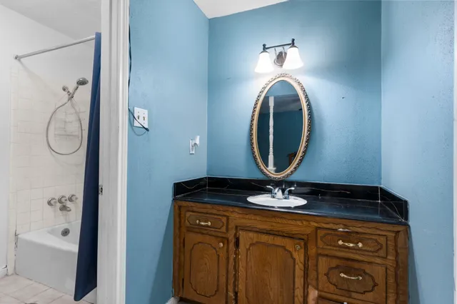 $975,000 | 2395 Southline Road, Conroe, TX 77384