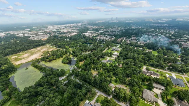 $975,000 | 2395 Southline Road, Conroe, TX 77384