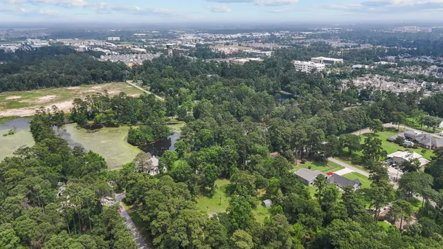 $975,000 | 2395 Southline Road, Conroe, TX 77384