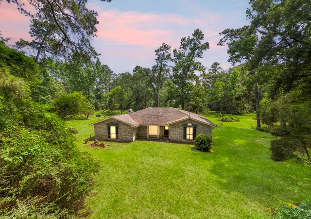 $975,000 | 2395 Southline Road, Conroe, TX 77384