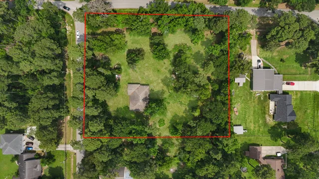 $975,000 | 2395 Southline Road, Conroe, TX 77384