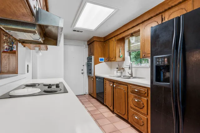 $975,000 | 2395 Southline Road, Conroe, TX 77384