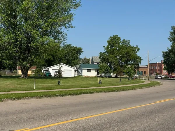 $30,000 | Lot 1-block Hiawatha Drive East, Wabasha, MN 55981