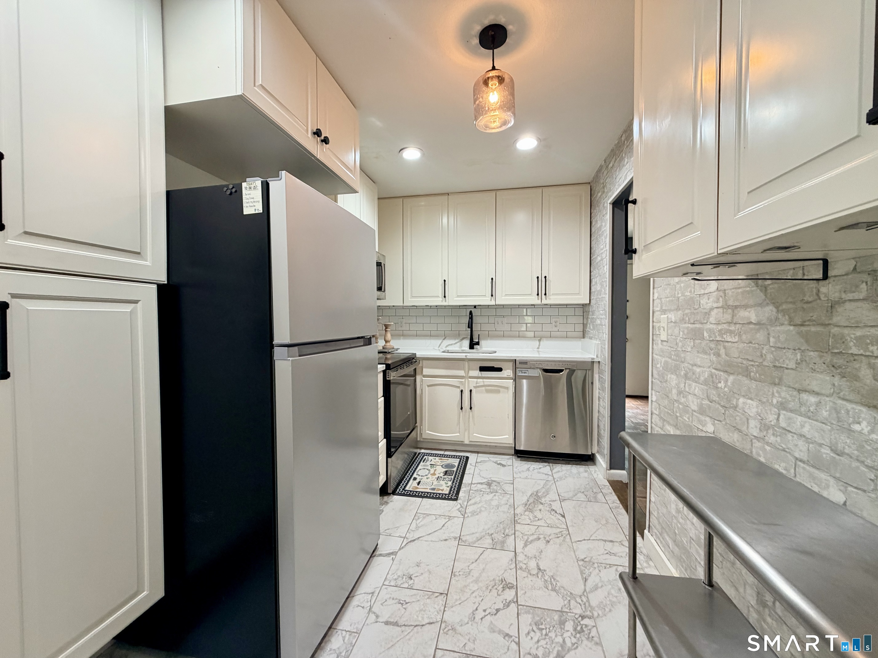 715 Frenchtown Road, Unit 49 Bridgeport, CT 06606 - Photo 6 of 28
