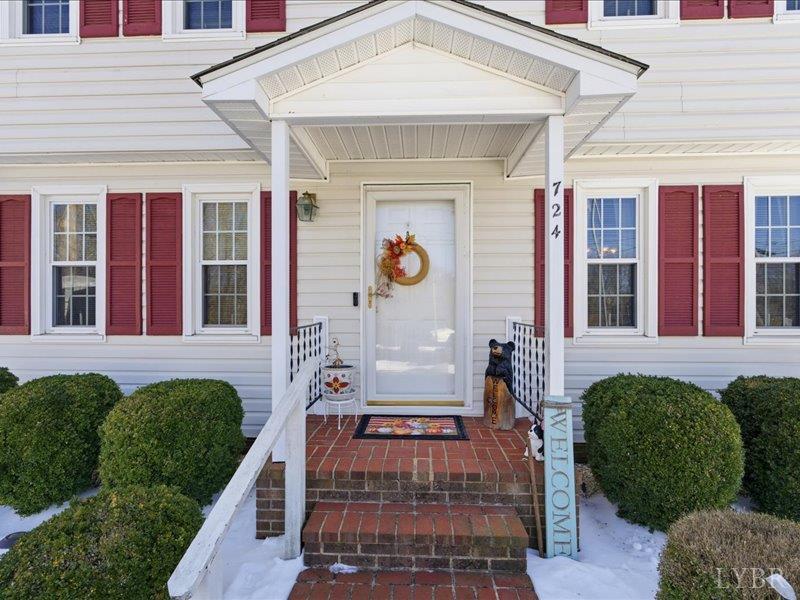 724 Spring Street Hurt, VA 24563 - Photo 5 of 32