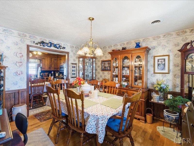 724 Spring Street Hurt, VA 24563 - Photo 10 of 32