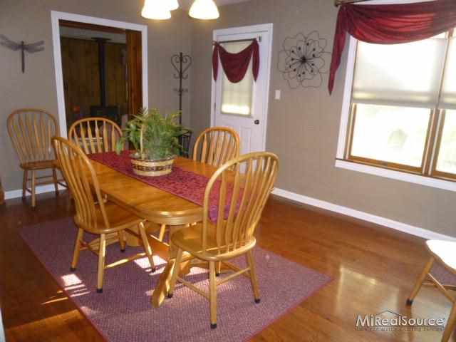 3485 York Rochester, MI 48309 - Photo 9 of 21 31148569-8.JPG