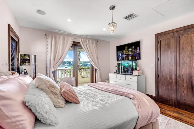 $12,000,000 | 1398 Bay Drive, Miami Beach, FL 33141