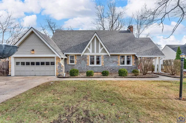 $254,900 | 1608 Southwest Oakley Avenue, Topeka, KS 66604