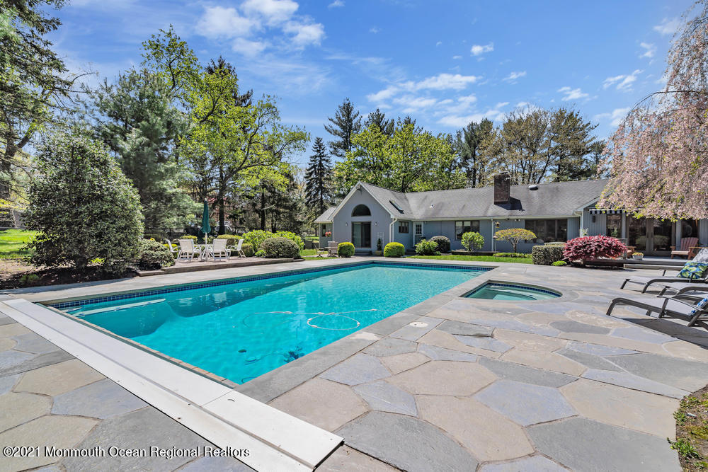 16 Sleepy Hollow Road Red Bank, NJ 07701 - Photo 3 of 45 083_dsc09057_1