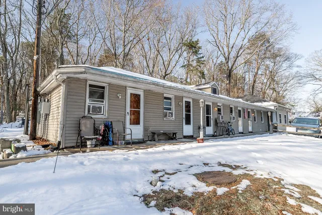 $950 | 95 New Freedom Road, Unit E2, Clementon, NJ 08021