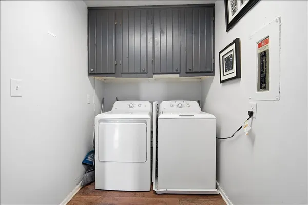 $169,000 | 403 Sunset Drive, Le Roy, IL 61752