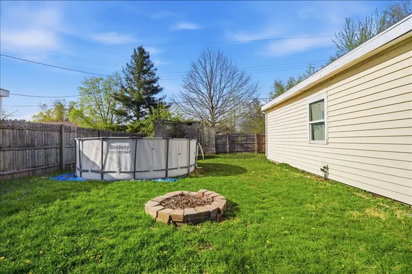 $169,000 | 403 Sunset Drive, Le Roy, IL 61752