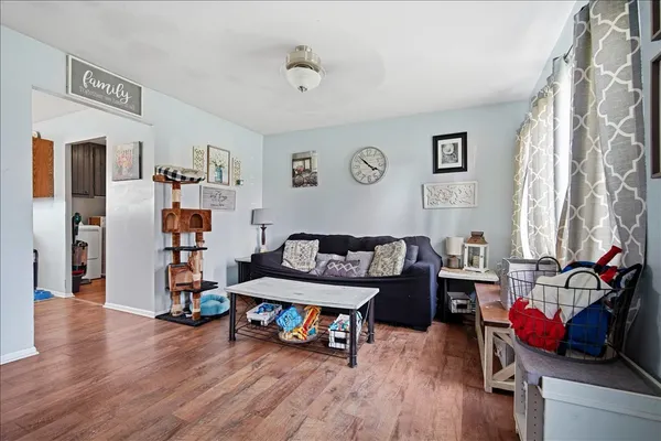 $169,000 | 403 Sunset Drive, Le Roy, IL 61752