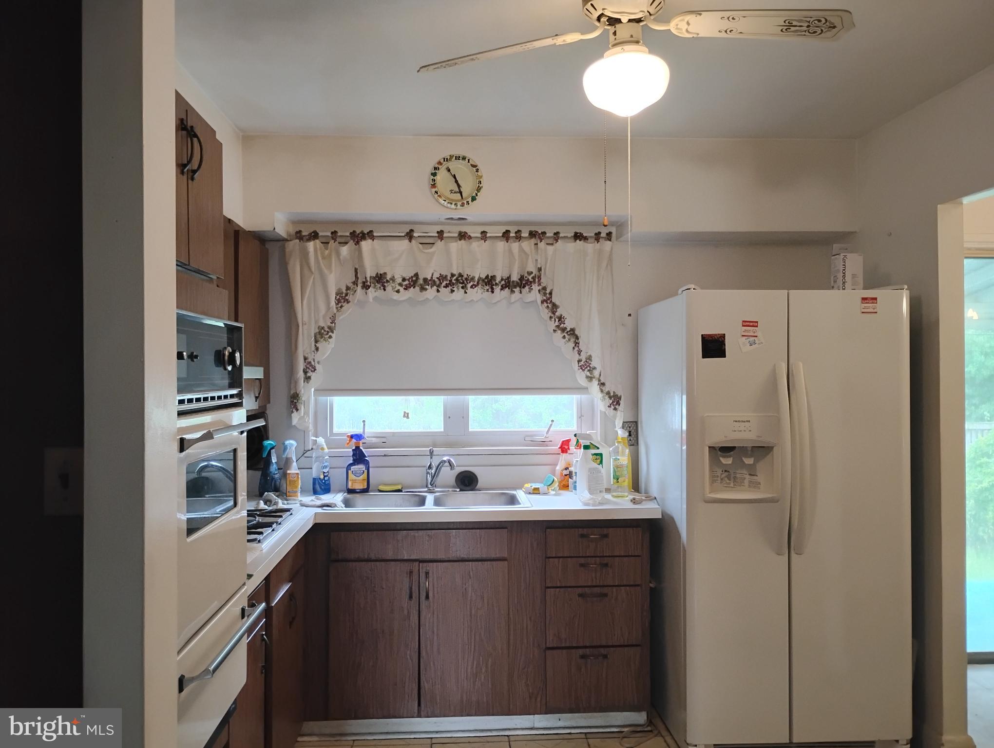 3733 Coronado Road Baltimore, MD 21244 - Photo 12 of 76
