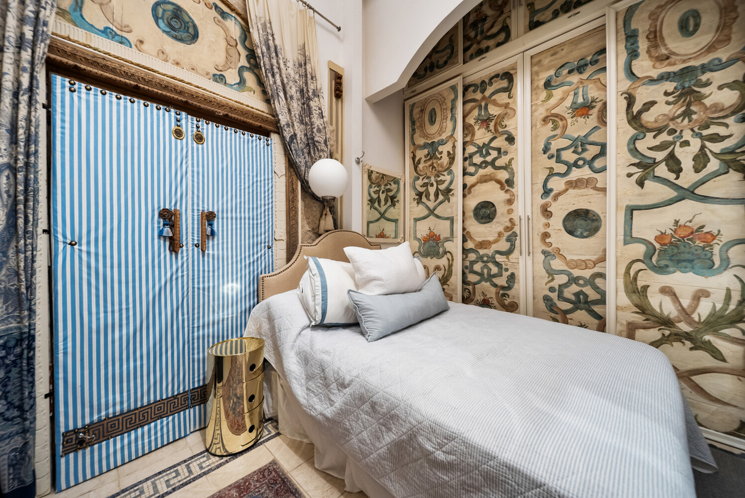 240 Centre Street, Unit 3B Manhattan, NY 10013 - Photo 15 of 20 a bedroom with a bed and a painting on the wall