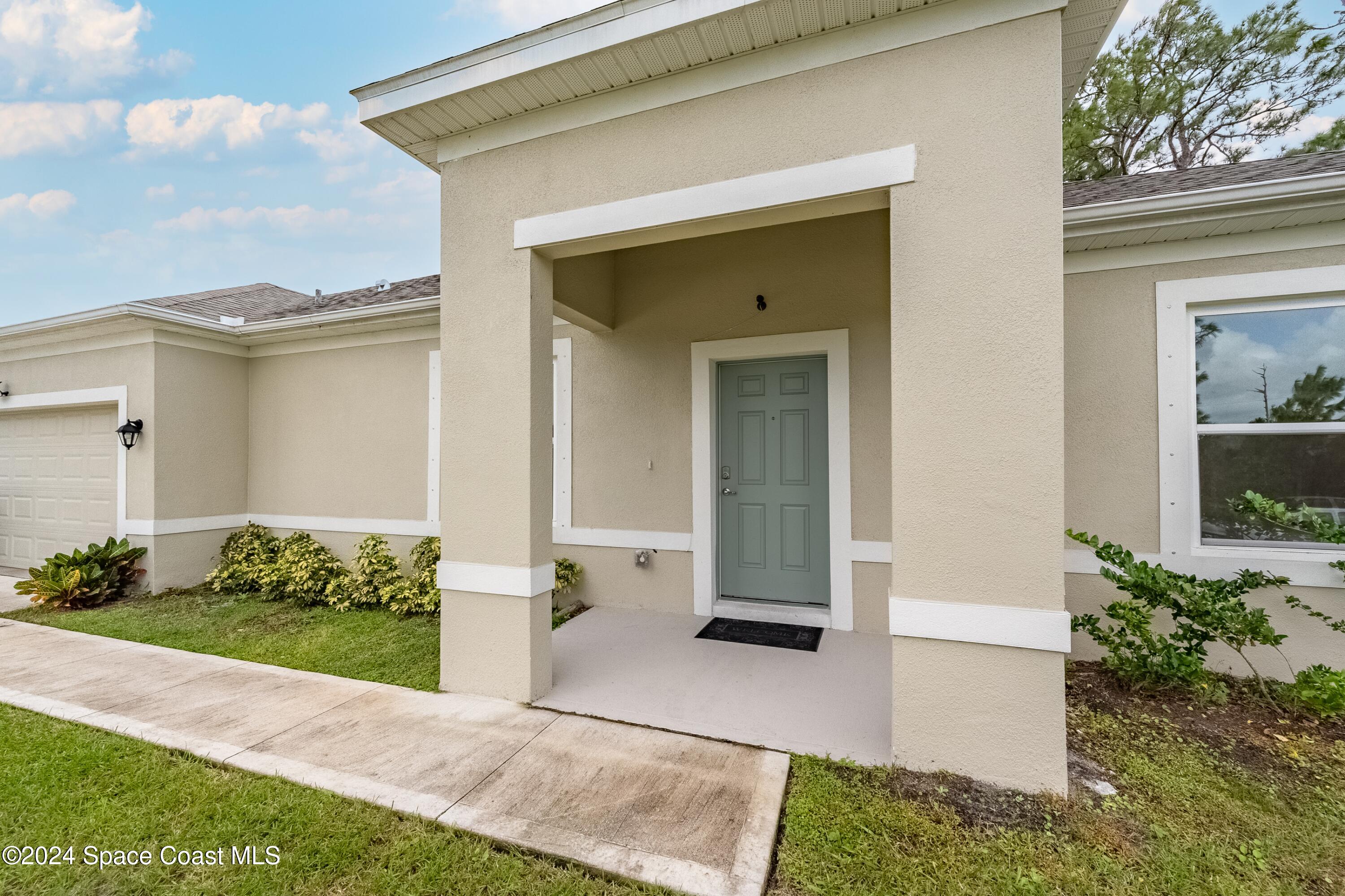 410 Old Road Palm Bay, FL 32908 - Photo 6 of 48 Entrance
