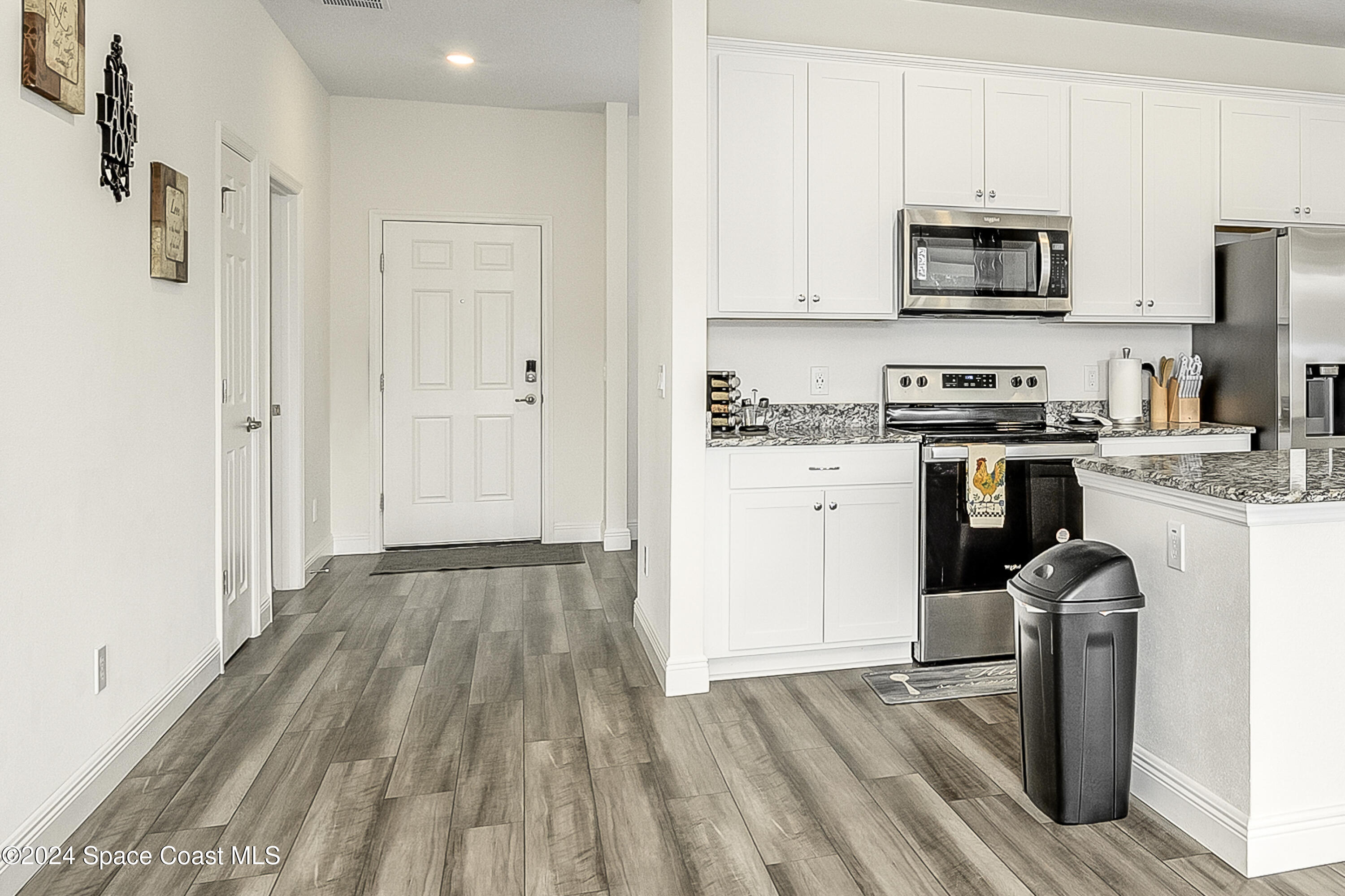 410 Old Road Palm Bay, FL 32908 - Photo 7 of 48 Entrance Hallway