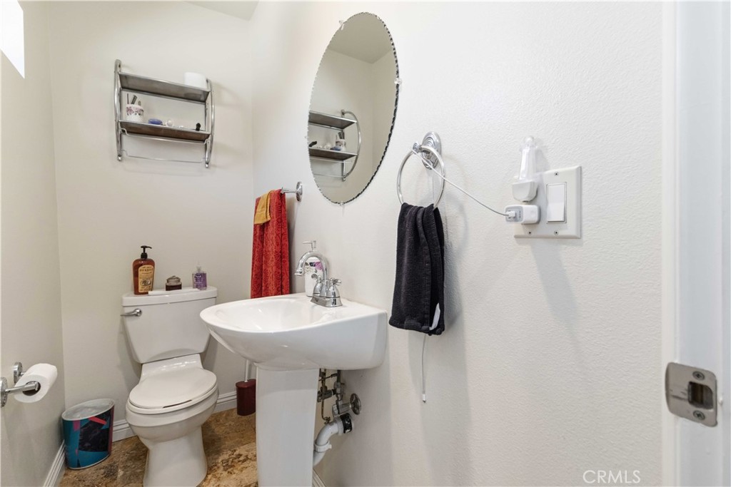19406 Enadia Way Reseda, CA 91335 - Photo 18 of 34