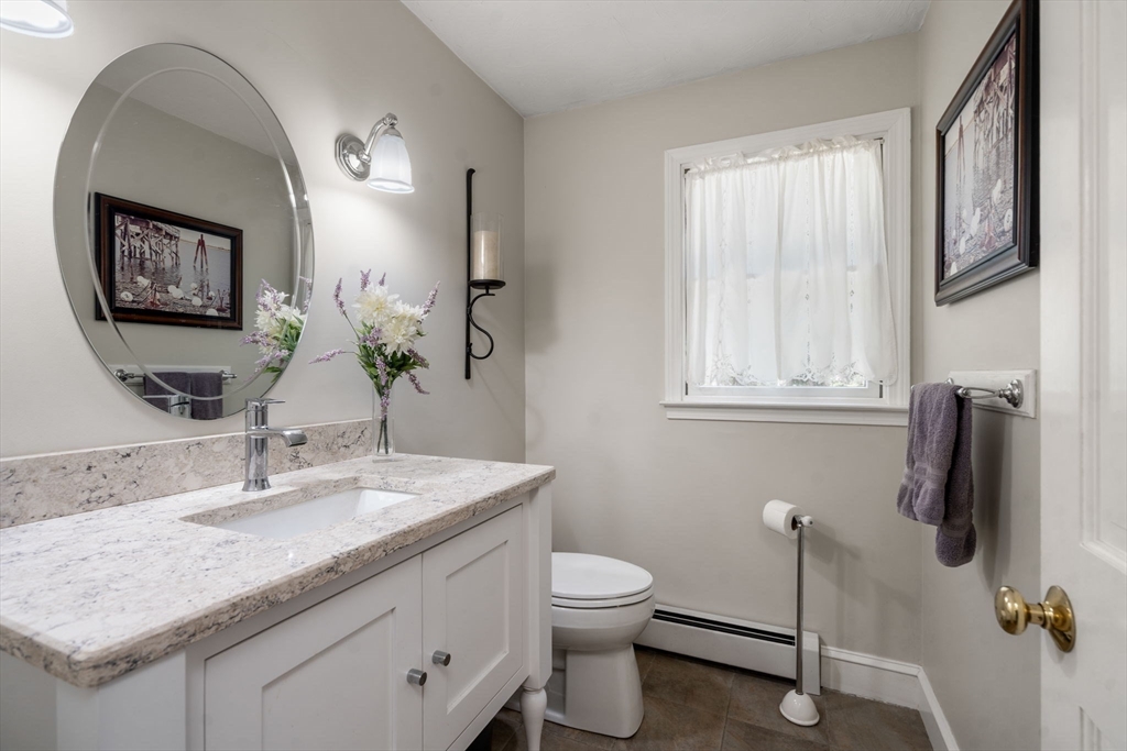 8 Ringbolt Road Hingham, MA 02043 - Photo 15 of 40