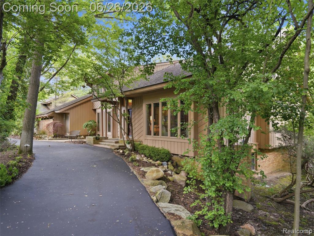 4751 Rolling Ridge Road West Bloomfield, MI 48323 - Photo 2 of 50