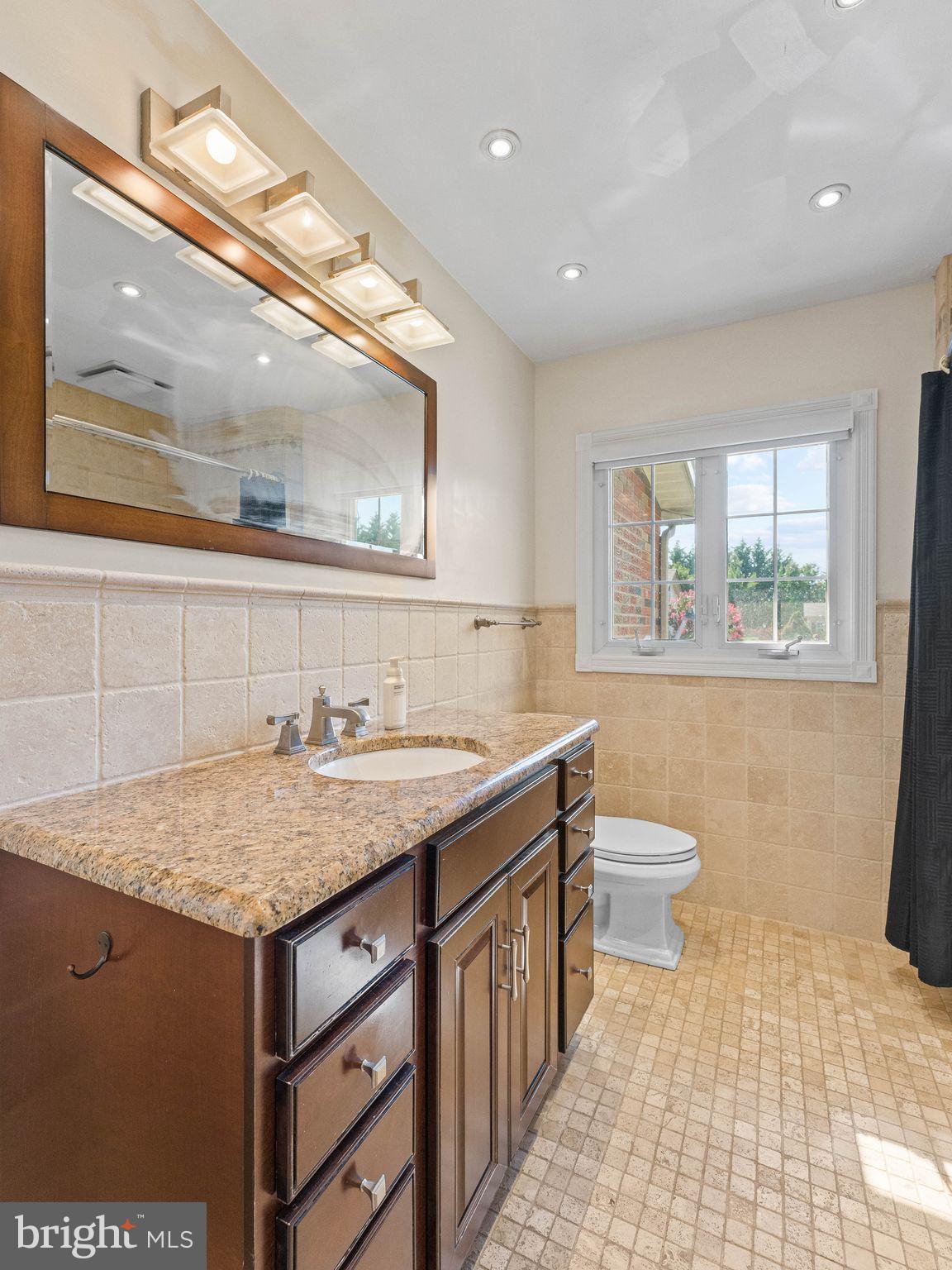 634 Union Road Vineland, NJ 08360 - Photo 14 of 35 Hallway bathroom