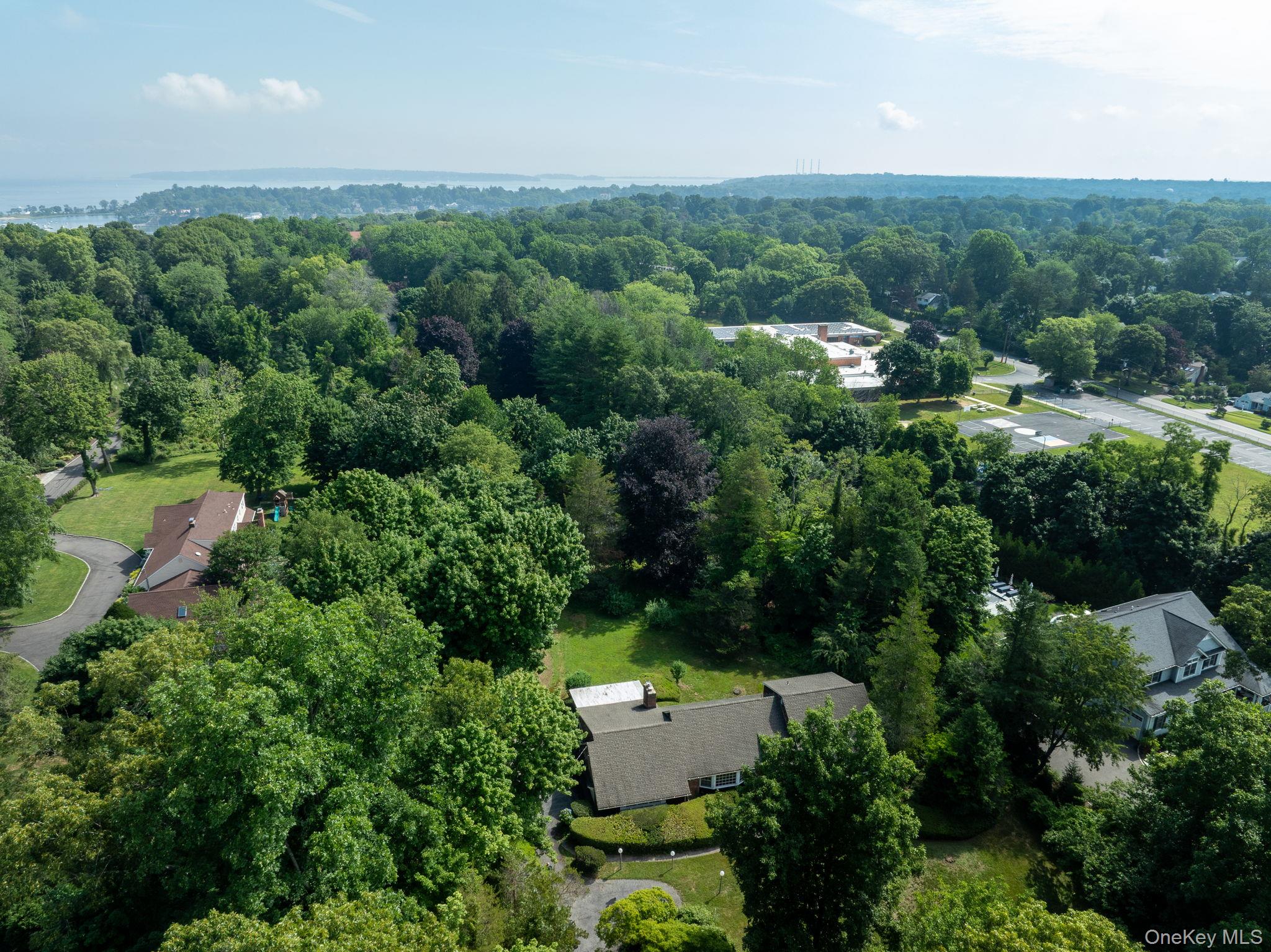 209 Southdown Road Lloyd Harbor, NY 11743 - Photo 4 of 14